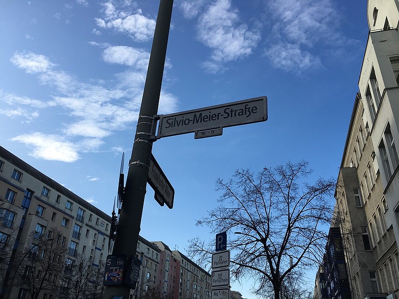 Straßenschild der Silvio-Meier-Straße in Friedrichshain