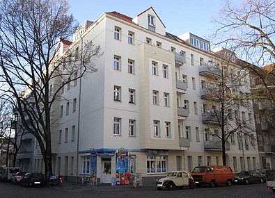 Außenansicht des Gründerzeithauses an der Weserstraße.